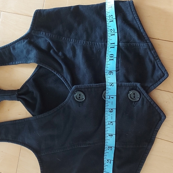 Cropped Vest - Picture 6 of 6